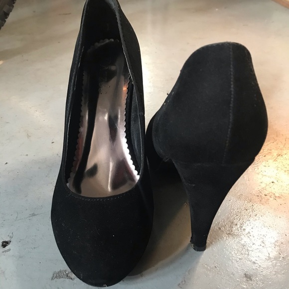 Heels - Picture 4 of 5